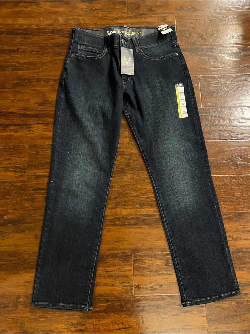 NWT Lee Extreme Motion Straight Taper Jeans Women’s Size 32 x 30 (14)